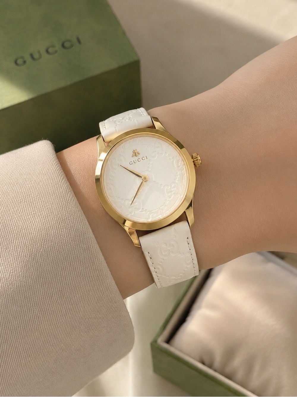 NWT Gucci Cream Leather Watch with Gold-Tone Case - Picture 5 of 9